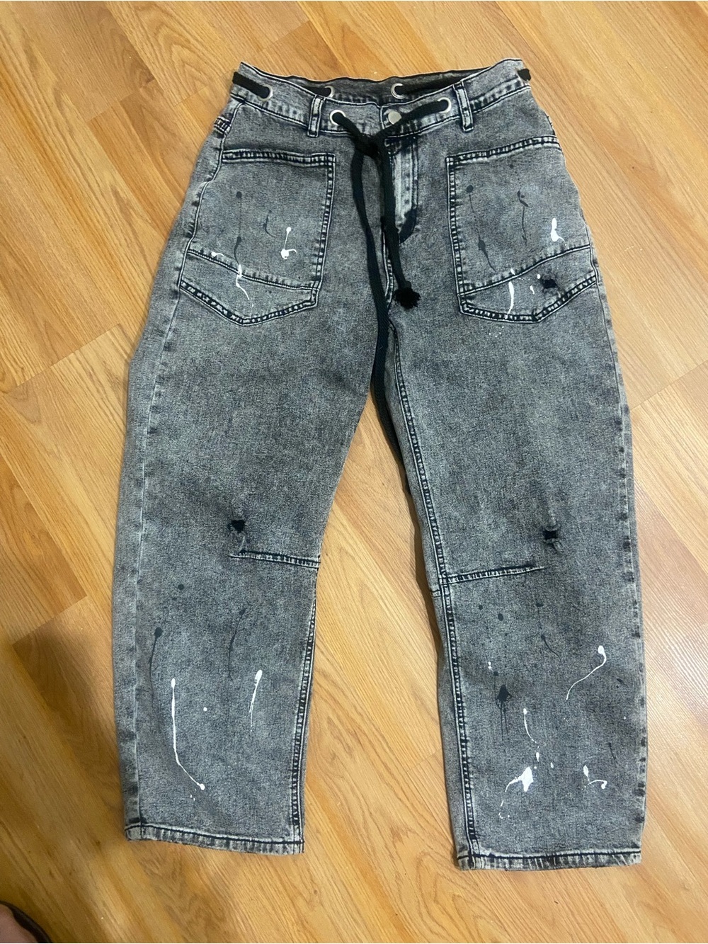 Women’s Barrel Gray Washed Paint-Splatter Jeans